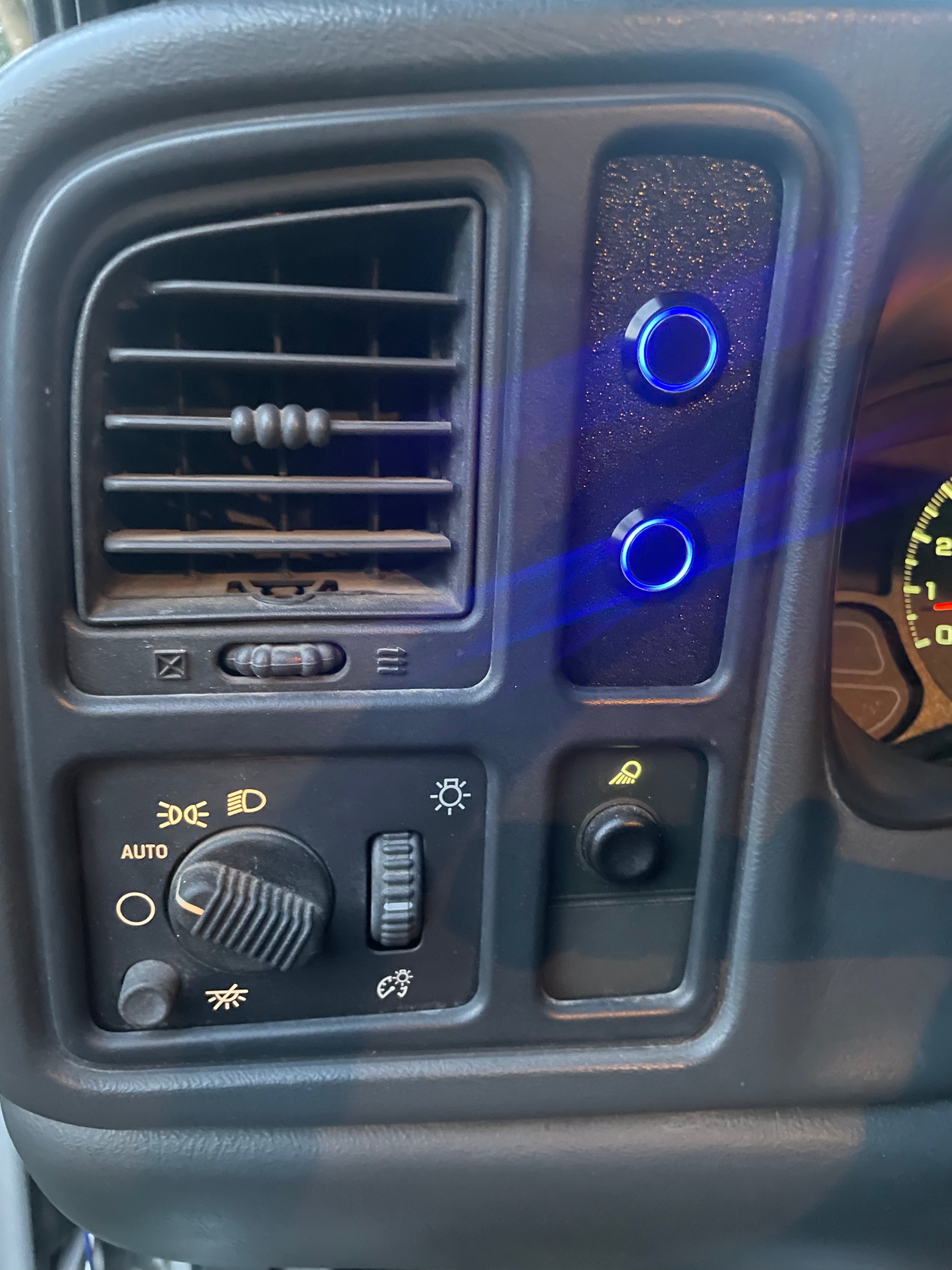 Cuby Switch '99-'07 4x4 Cubby Switch Panel - Back Yard Garage, LLC