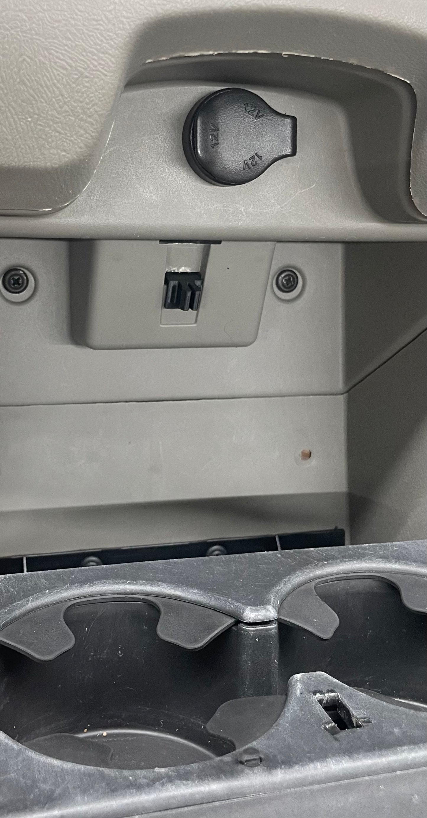 99-07 Rear Cup Holder Clip