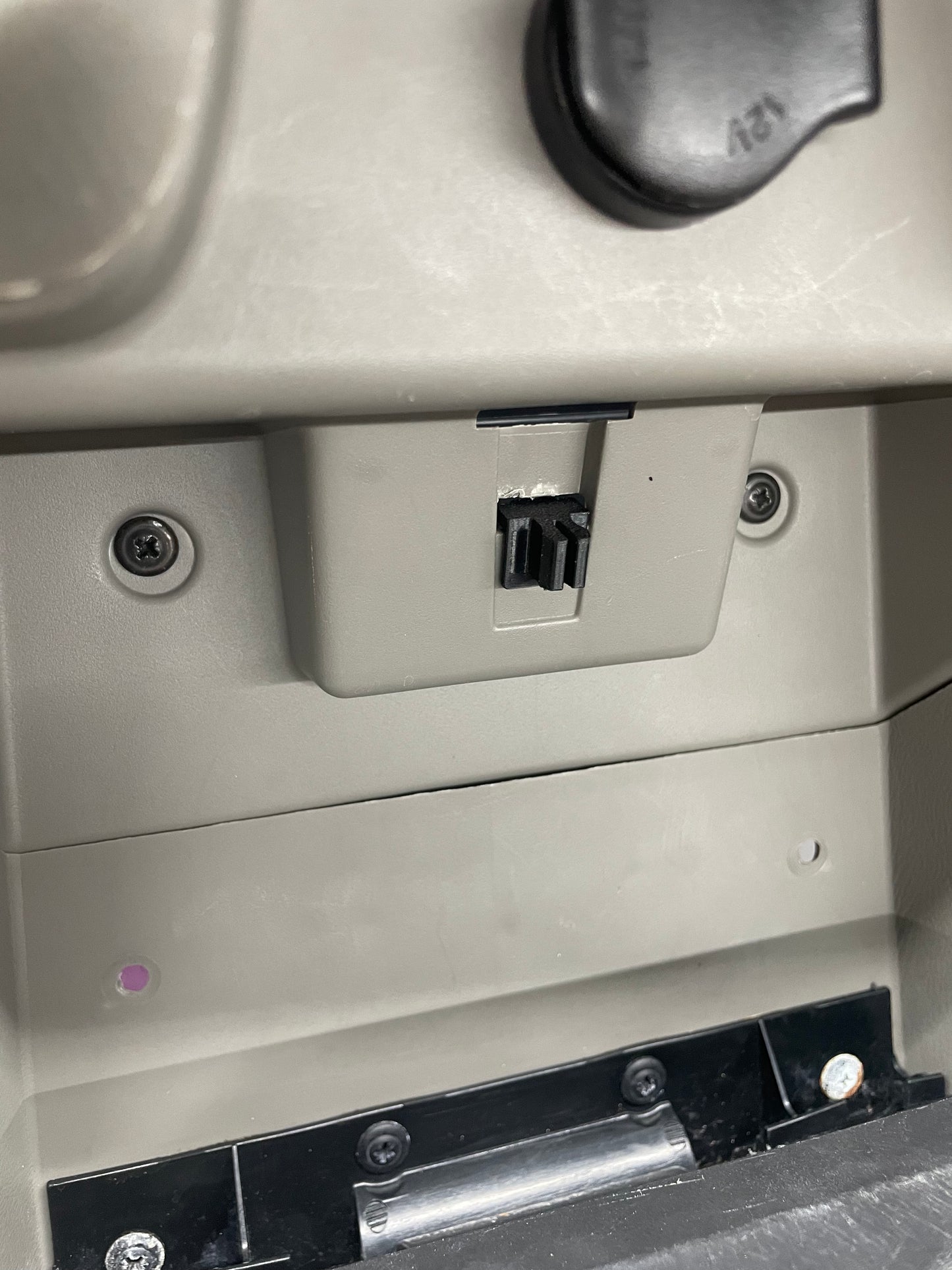 99-07 Rear Cup Holder Clip