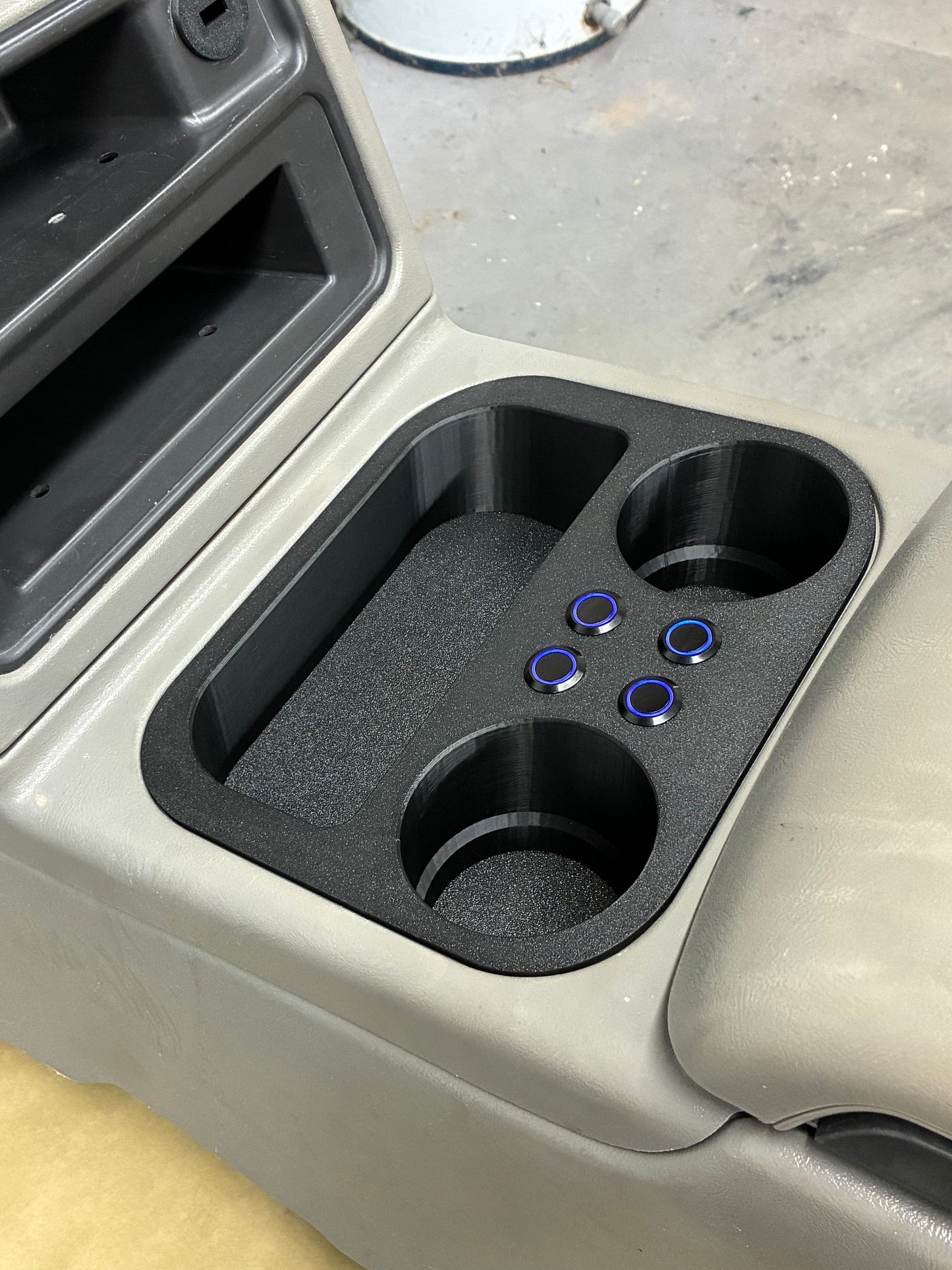 '03-'07 Front Cupholder (w/ Aux Switches)