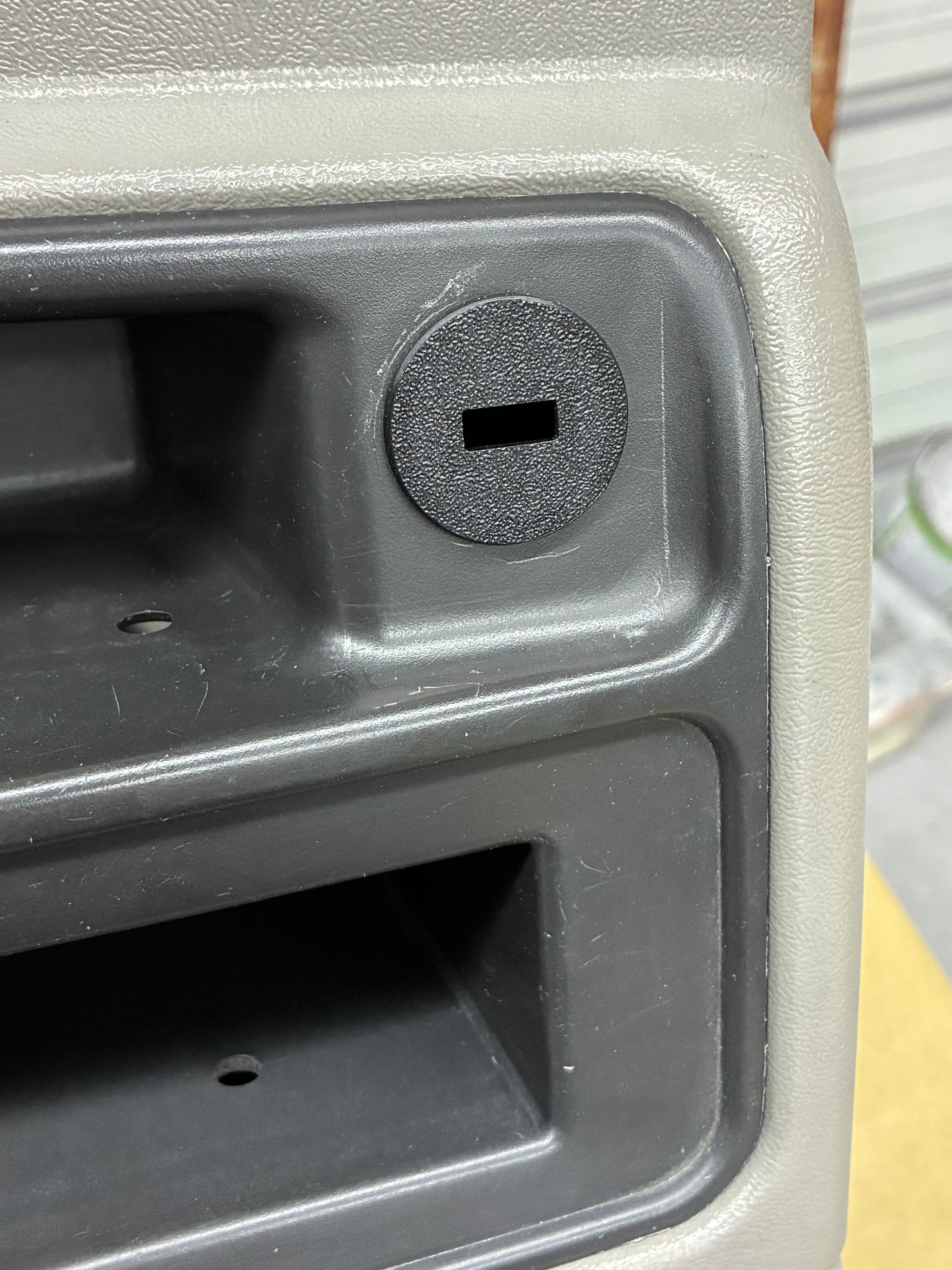 '99-'07 12V Plug Delete (USB-A)