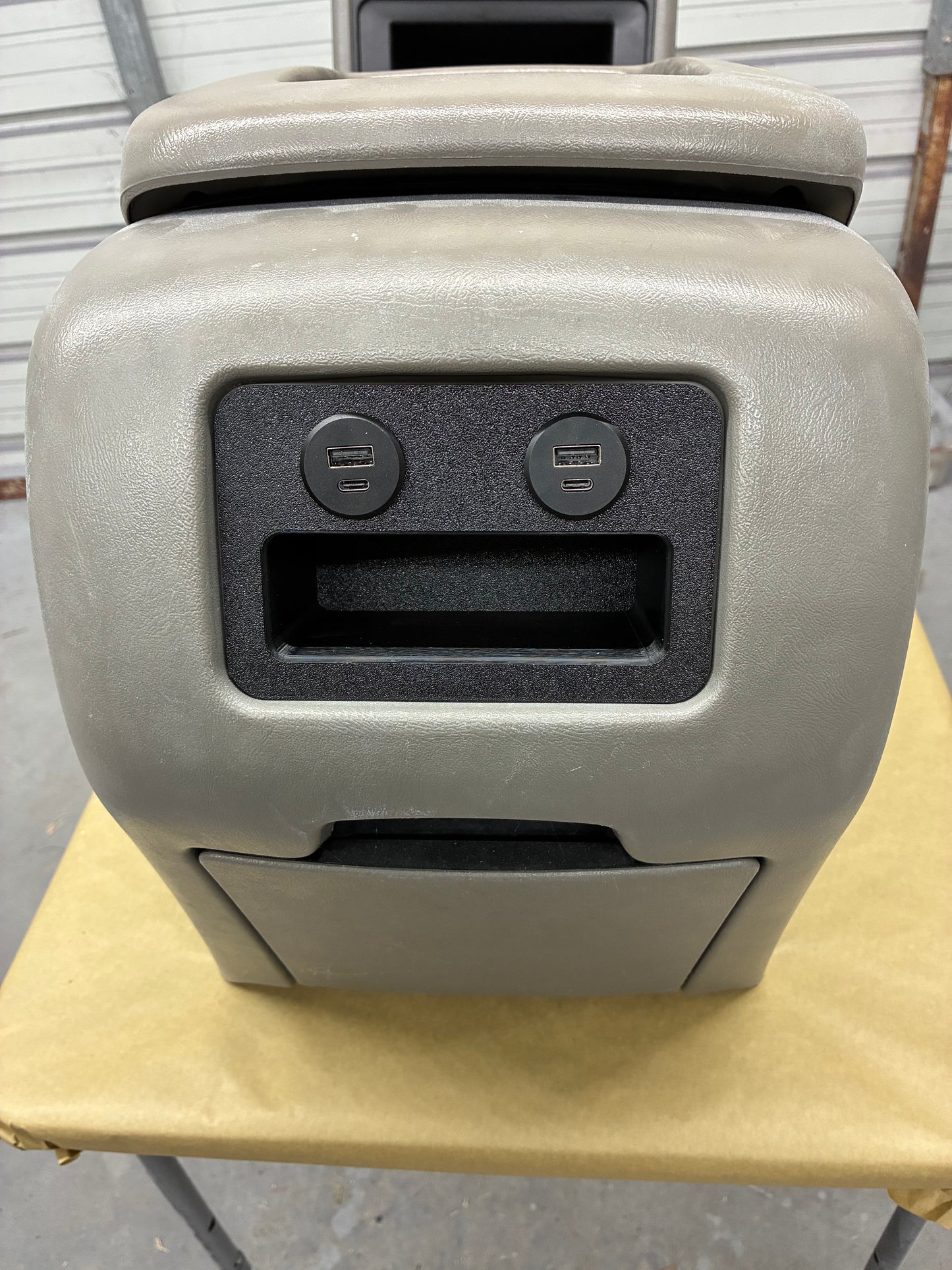 '03-'07 Rear Charger/Cubby Panel