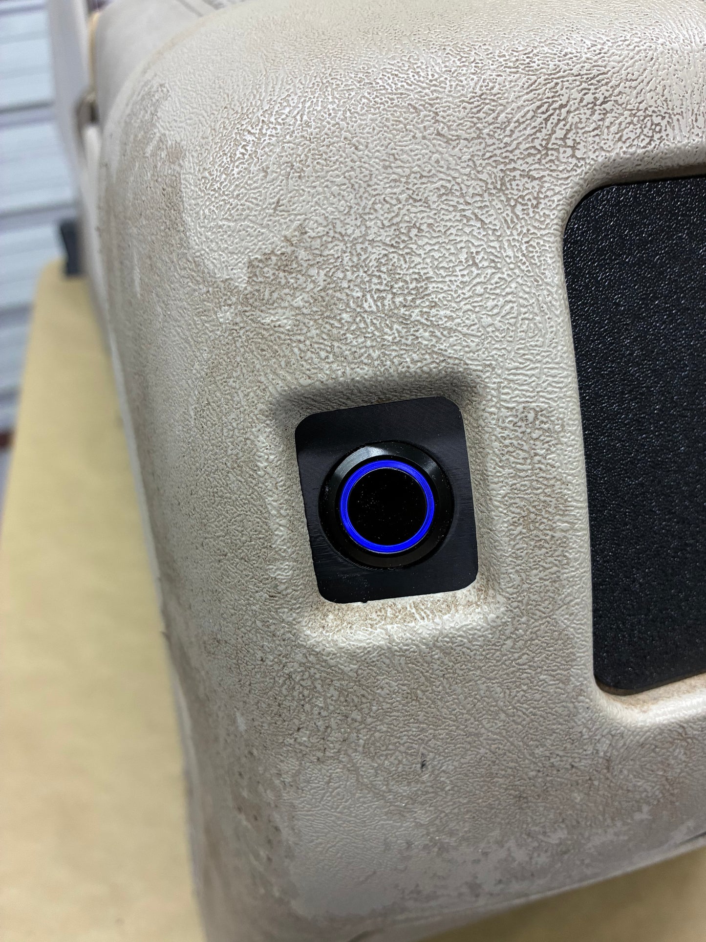 '03-'07  Escalade/Denali Rear Heated Seat (Aux Switch)