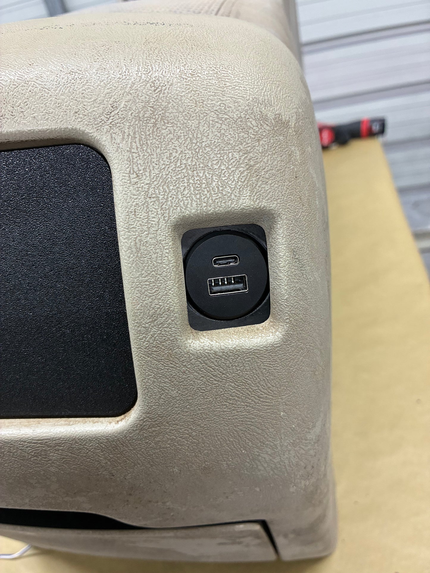 '03-'07 Escalade/Denali Rear Heated Seat (Charger)